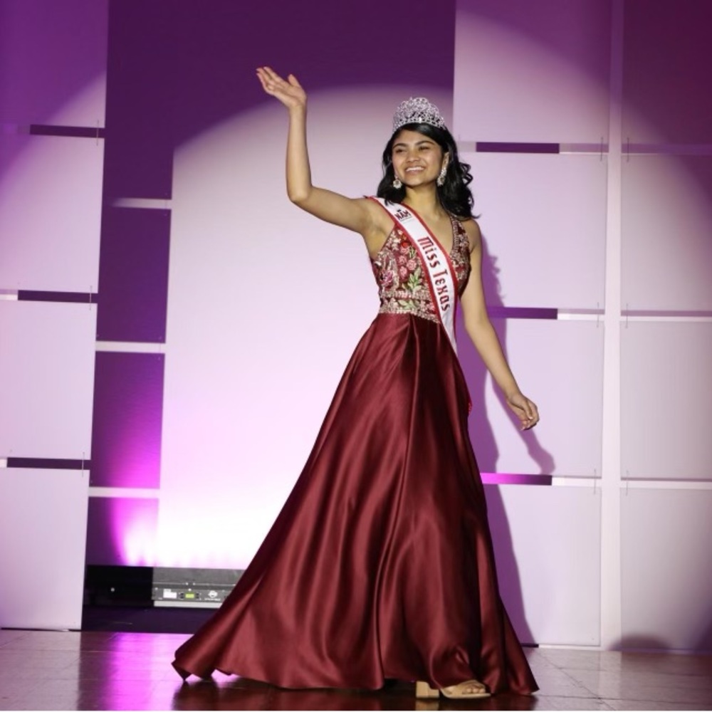 Elegant Burgundy Prom Dress with Embroidered Bodice